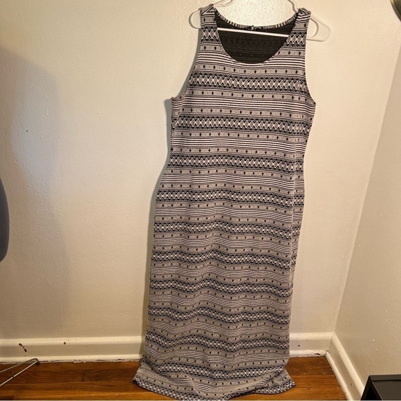 BB Dakota Sleeveless Maxi Dress Black White Aztec - Picture 2 of 11